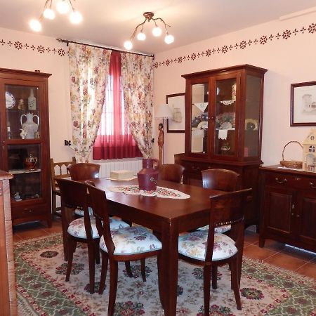 Apartamentos Turisticos Villa Y Corte Ampudia Екстериор снимка