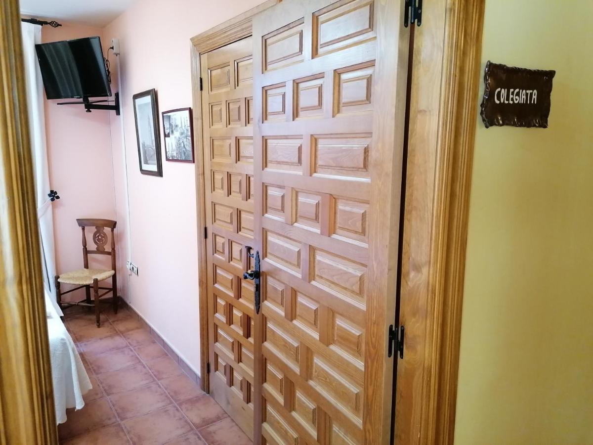 Apartamentos Turisticos Villa Y Corte Ampudia Екстериор снимка